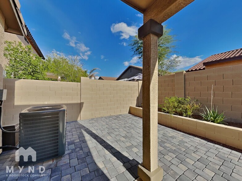 Building Photo - 4539 E Ivanhoe St