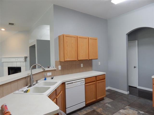 Building Photo - 2704 Pyramid Ln