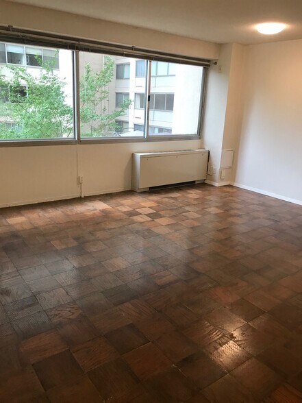 Building Photo - 5500 Friendship Blvd