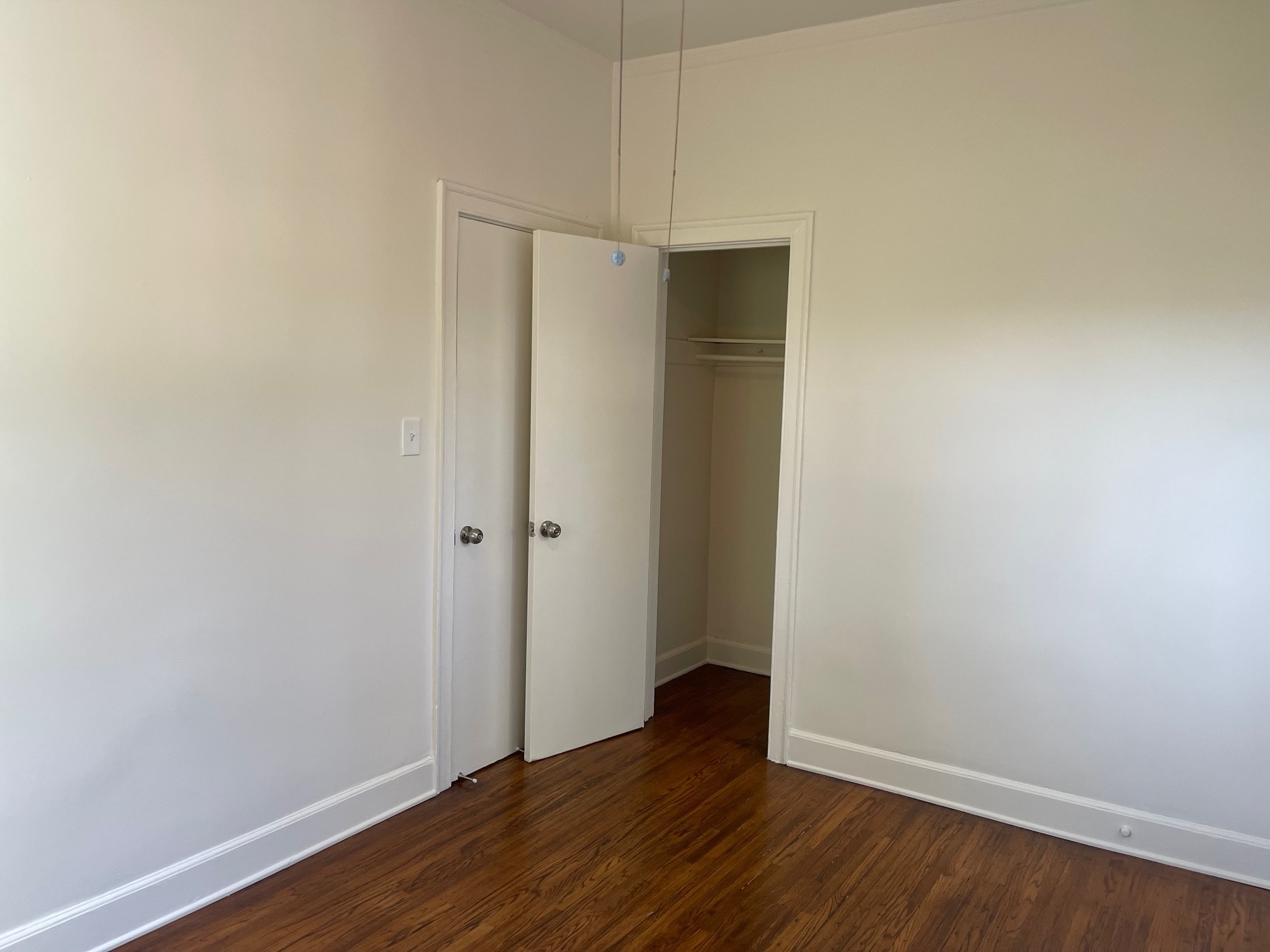 Building Photo - 3000 Kenwood Ave