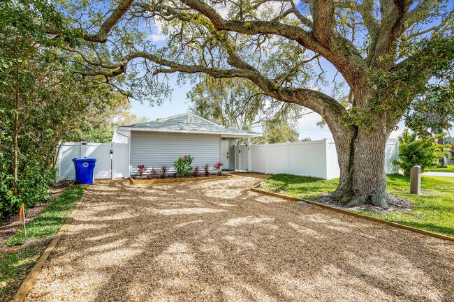 Building Photo - 1510 3rd Ct