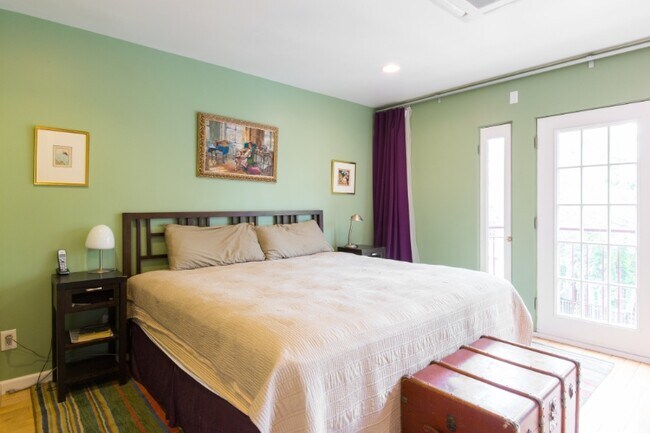 Building Photo - 396 Dean St