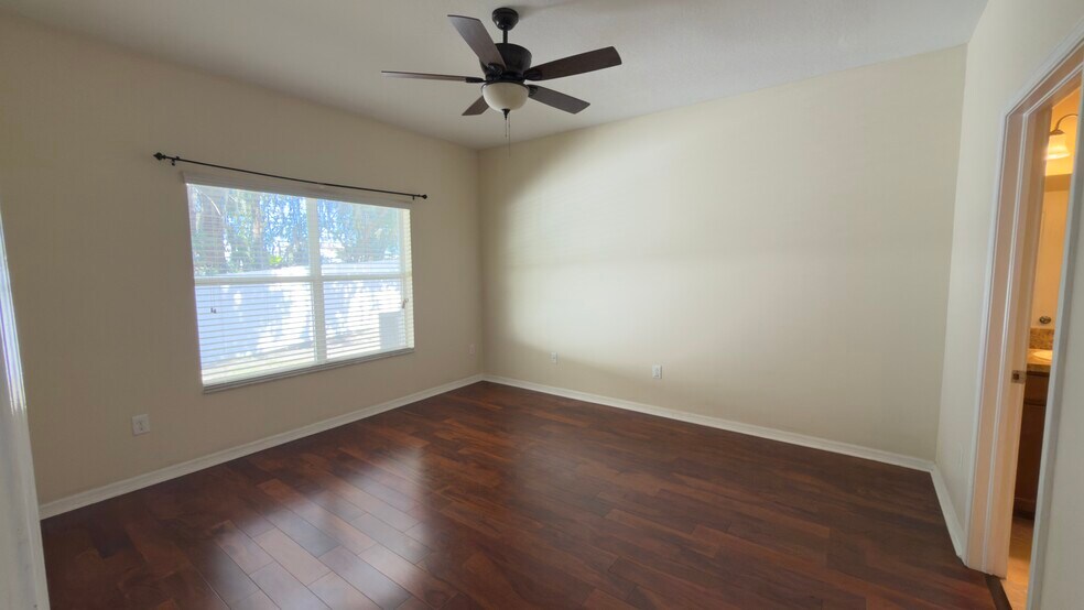 Building Photo - 4008 Shade Tree Ln