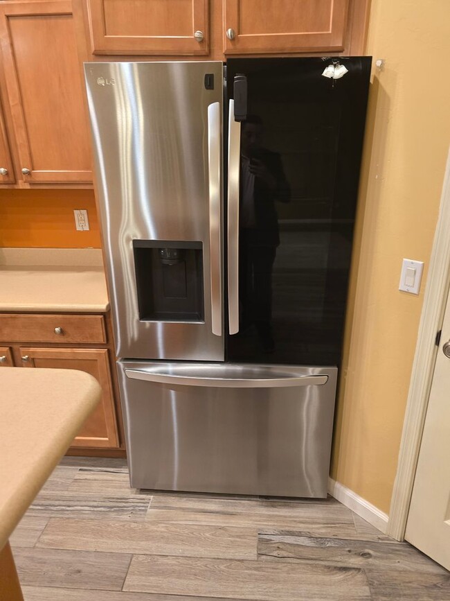 Building Photo - Beautiful 3 bedroom, 2 bath Home available