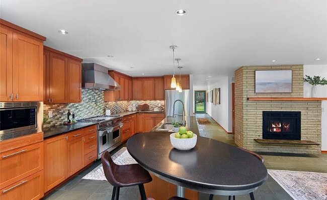 Building Photo - 6133 Lariat Loop