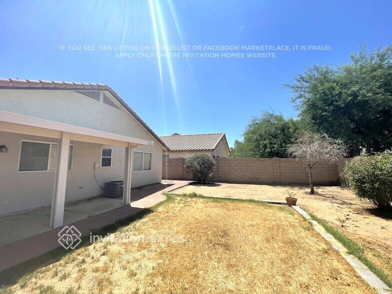 Building Photo - 15440 W Gelding Dr