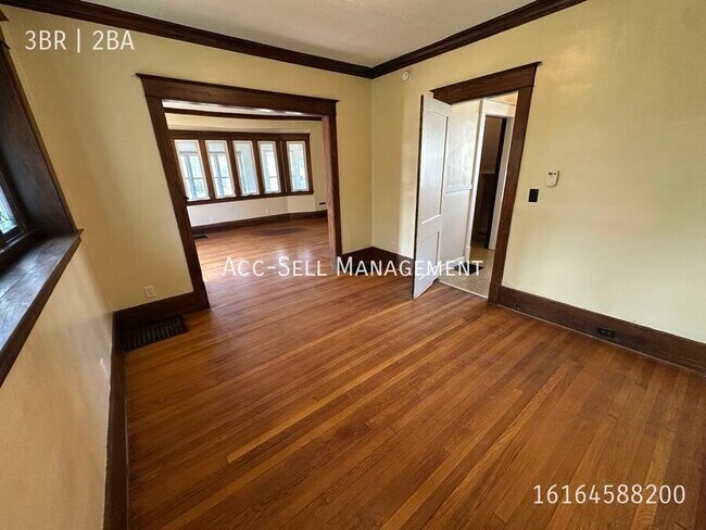 Building Photo - 848 Henry Ave SE