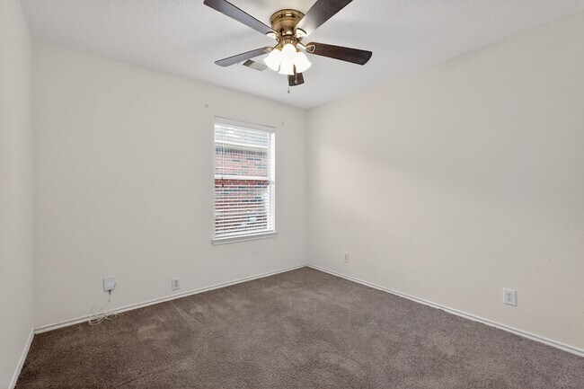 Building Photo - 20114 Larkspur Landing