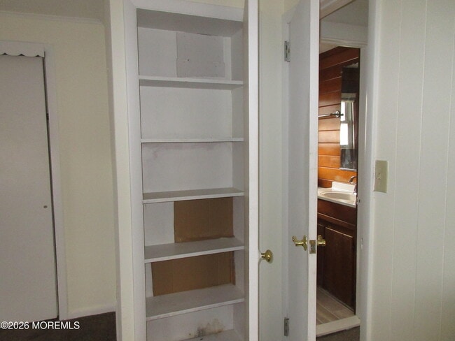 Building Photo - 319 13th Ave