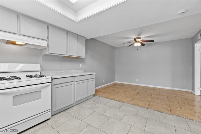 Building Photo - 2896 Klinger Cir
