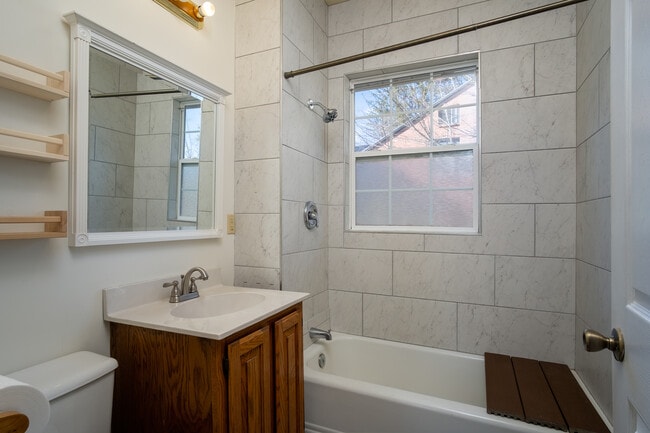 Building Photo - 445 S Broad St