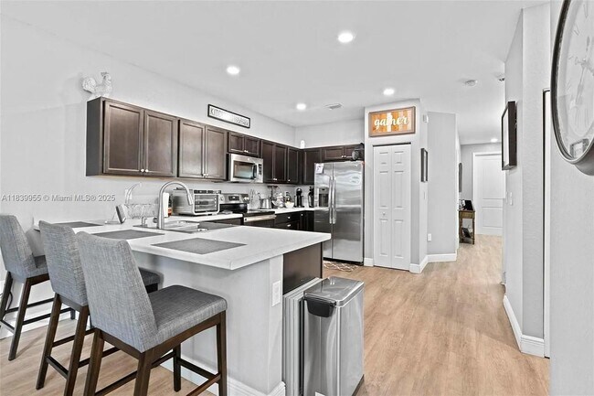 Building Photo - 11460 SW 252nd Ter