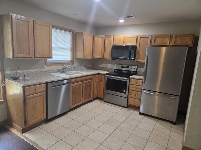 Building Photo - 25667 Buckley Ln