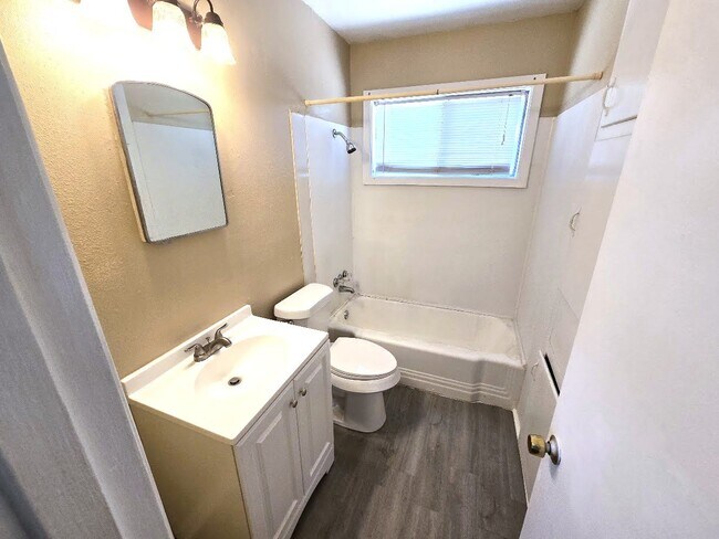 Building Photo - 3221 Rose Pl