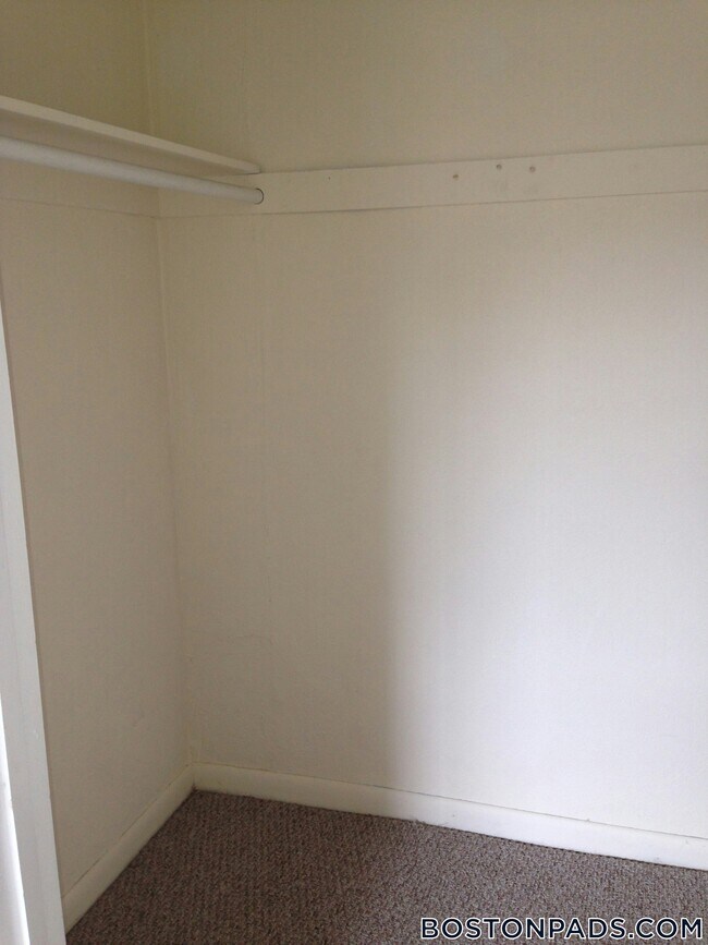 Building Photo - 245 Main St