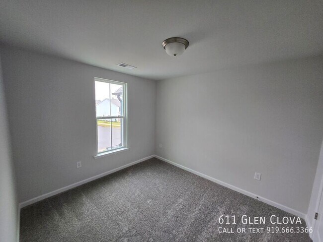 Building Photo - 611 Glen Clova Dr