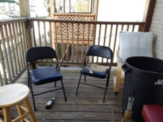 Building Photo - BU West / Central Campus - Spacious, Renovated Brookline 4 Bed/2 Bath on Thorndike for 9/1/2026