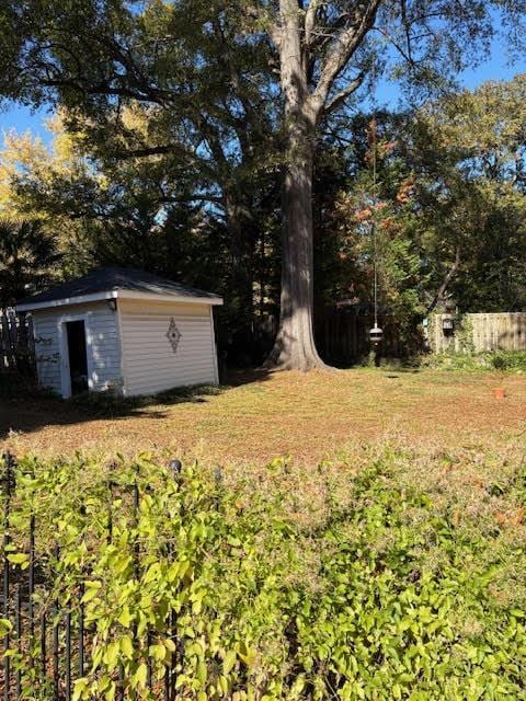 Building Photo - 613 S York St