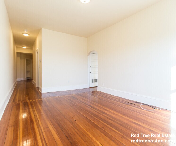 Building Photo - 1463 Beacon St