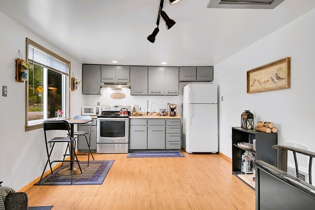 Building Photo - 8960 S Rex Ln