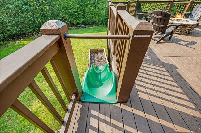 Building Photo - 150 Arrow Way