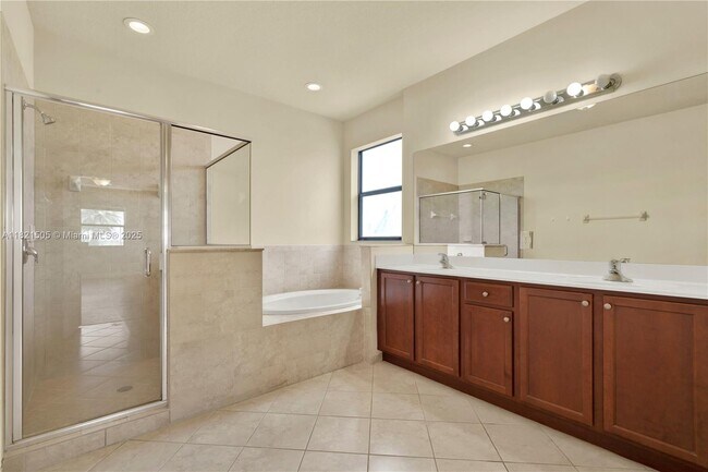 Building Photo - 11923 SW 155th Ct