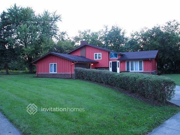 Primary Photo - 4913 Lakeshore Dr