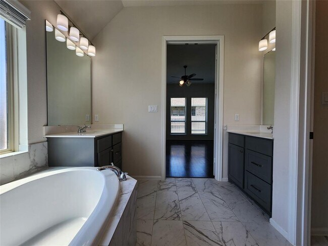 Building Photo - 522 Jefferson Dr