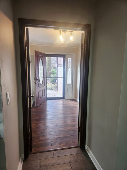 Entrance Foyer - 4038 Briarglade Way