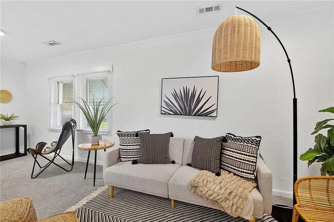 Building Photo - 1128 43rd St