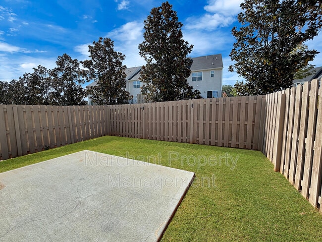 Building Photo - 227 Clearwood Dr