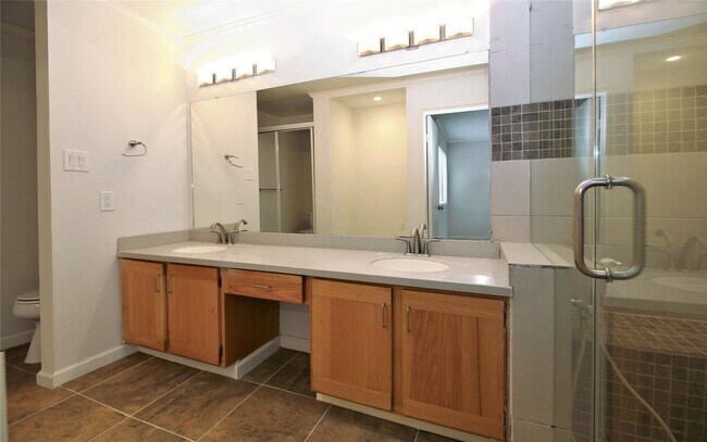Building Photo - 2555 Bering Dr