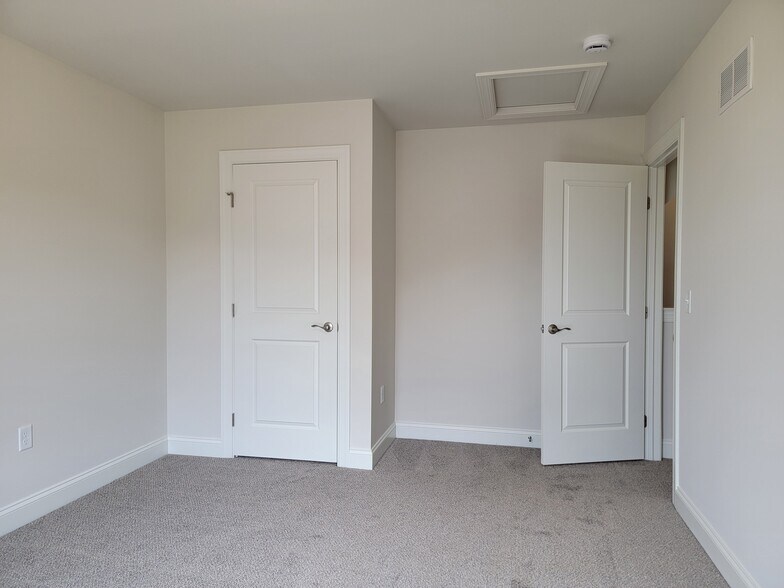 Building Photo - 107 Magnolia Dr
