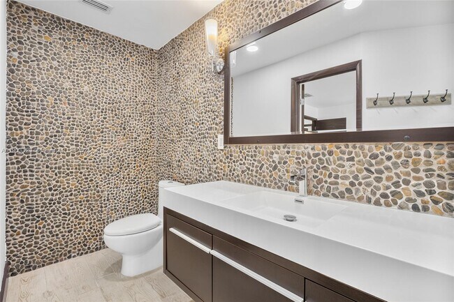 Building Photo - 11335 SW 74th Ln