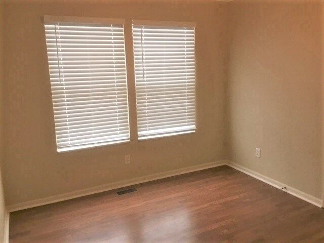 Building Photo - 220 Kemperwood Dr