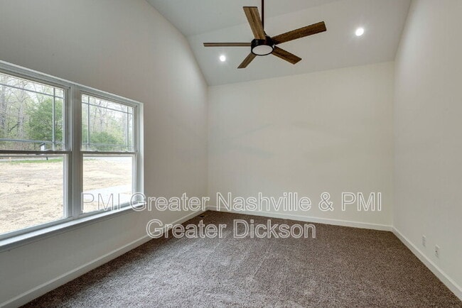 Building Photo - 732 Lucas Rd