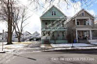 Building Photo - Bright 2nd story apartment on Alden Ave