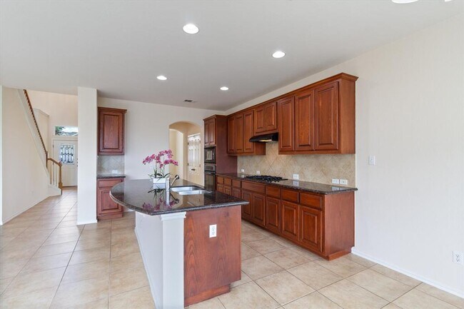 Building Photo - 10 White Magnolia Cir