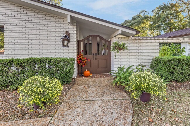 Building Photo - Mid-Century Home in Killearn Estates