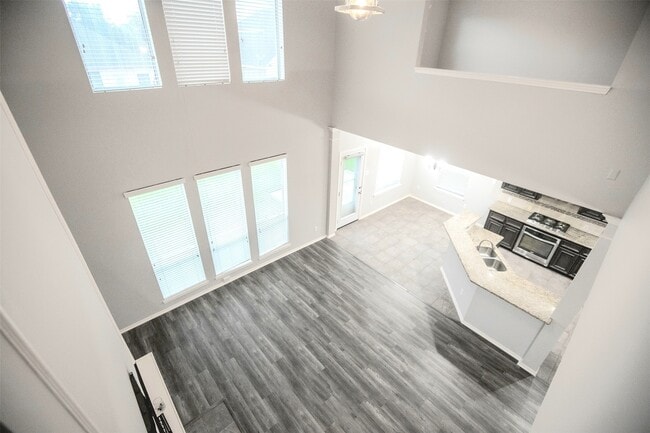 Building Photo - 3627 Midland Dr