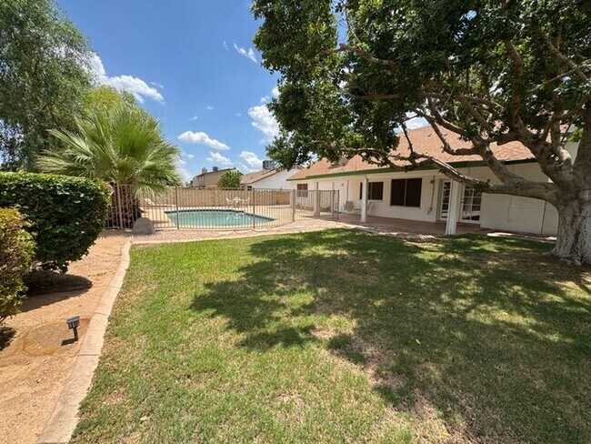 Building Photo - Glendale 4br With Pool