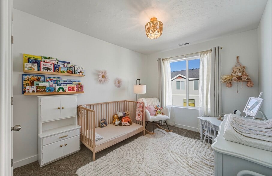 Building Photo - 1007 E Midship Wy