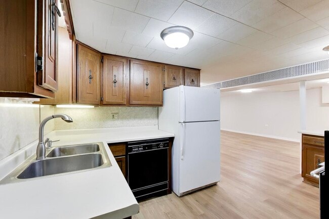 Building Photo - 8212 W Walsh Ln