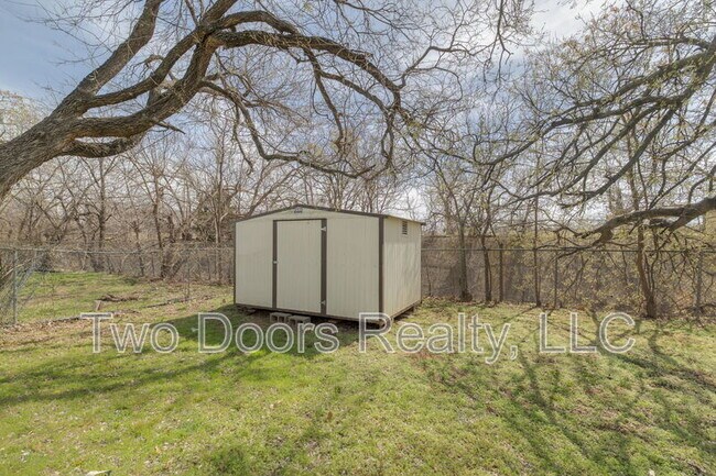 Building Photo - 2416 NW 40th St