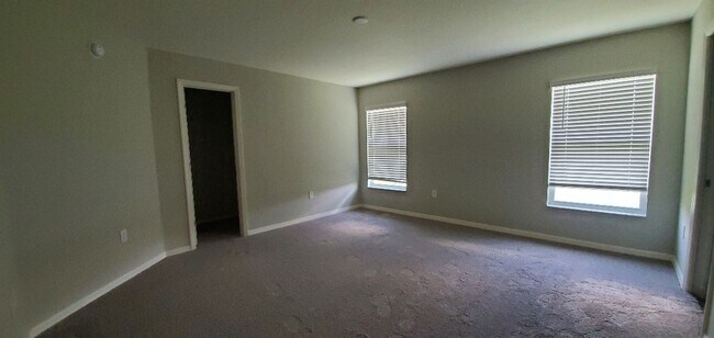 Building Photo - 4-Bedroom, 2-Bathroom in Winter Haven ***MOVE-IN SPECIAL/50% OFF 2ND MONTH!!***