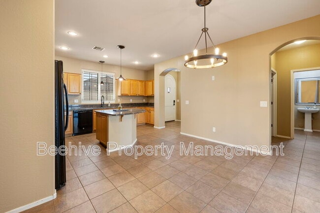 Building Photo - 2314 W Jake Haven