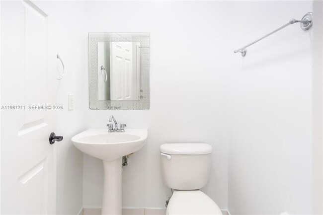 Building Photo - 2301 SE 24th Ct