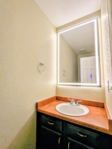 Building Photo - 5293 Carr St