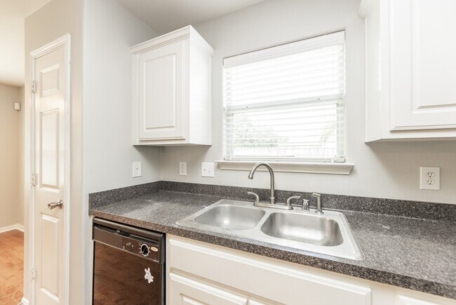 Building Photo - 3910 Enclave Mist Ln