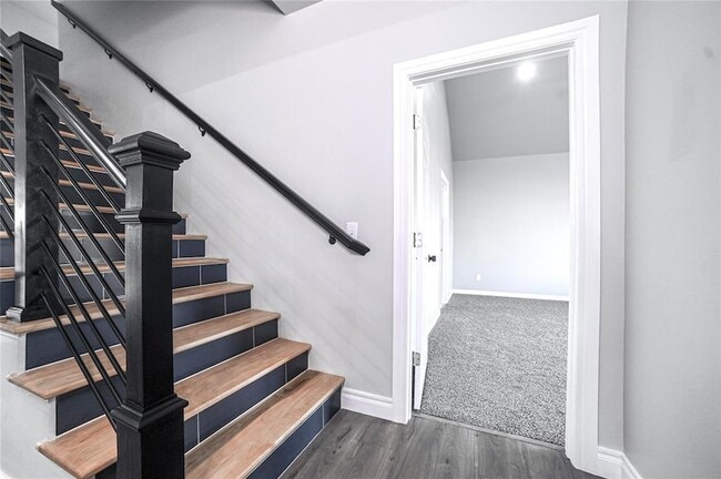 Building Photo - 4715 White Tail Ct